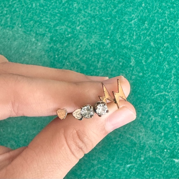 Women’s Accessory Bundle - Picture 2 of 4